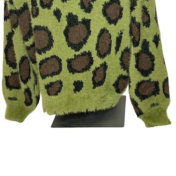 Umgee green and brown leopard print fuzzy crew neck sweater size M - Picture 3 of 13